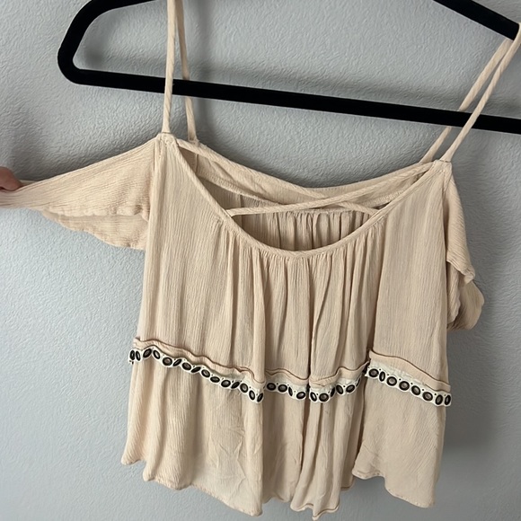 Light straps off the shoulder top - Picture 2 of 3